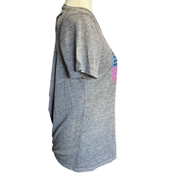 Chaser Heart Graphic Backless Open Back Tee Size M - Picture 3 of 6